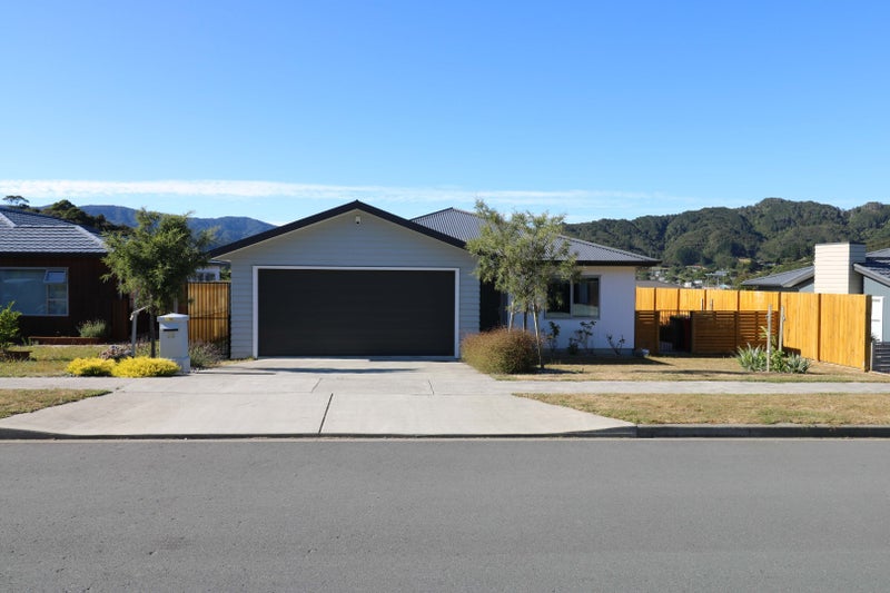 16 Brian Morgan Terrace, Wainuiomata, Lower Hutt - Carousel 1