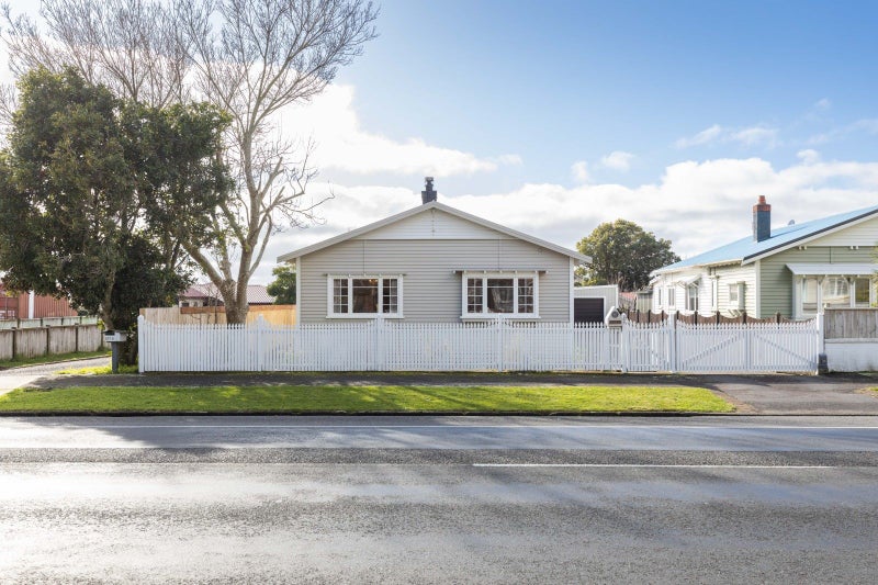 307 Carrington Street, Vogeltown, New Plymouth - Carousel 1