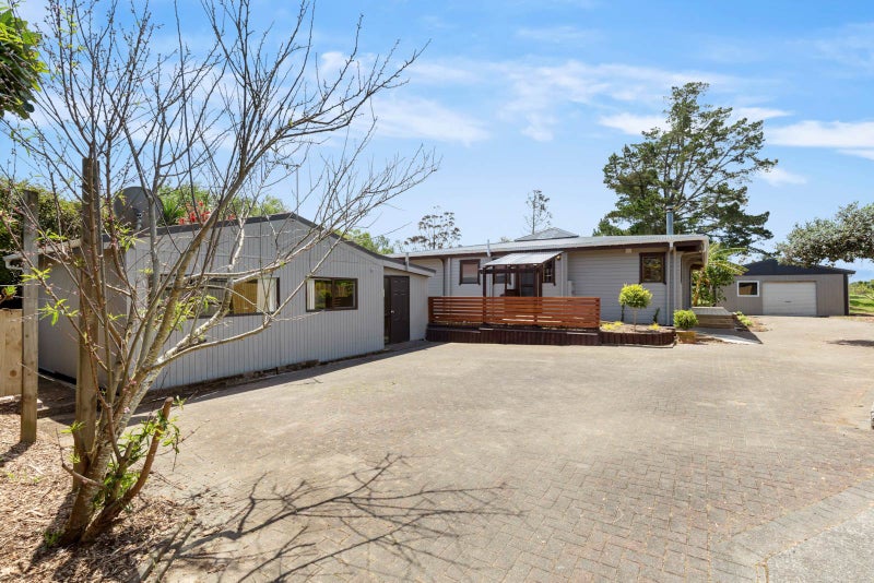 159 Carnoustie Drive, Wattle Downs, Auckland - Carousel 2