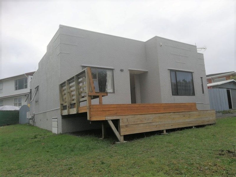 5 Fowler Street, Northcote, Auckland - Carousel 16