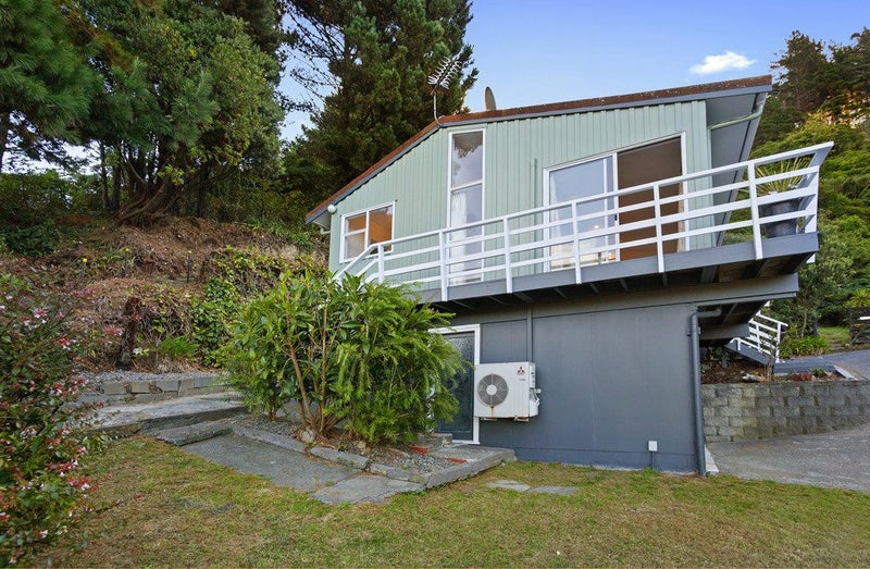 24 Fyvie Avenue, Tawa, Wellington - Carousel 12