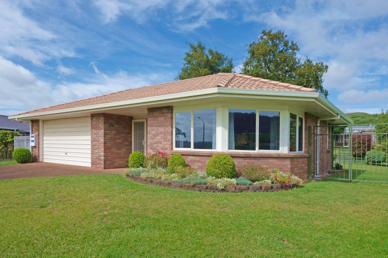 6 Barraud Place, Pukehangi, Rotorua - Carousel 1