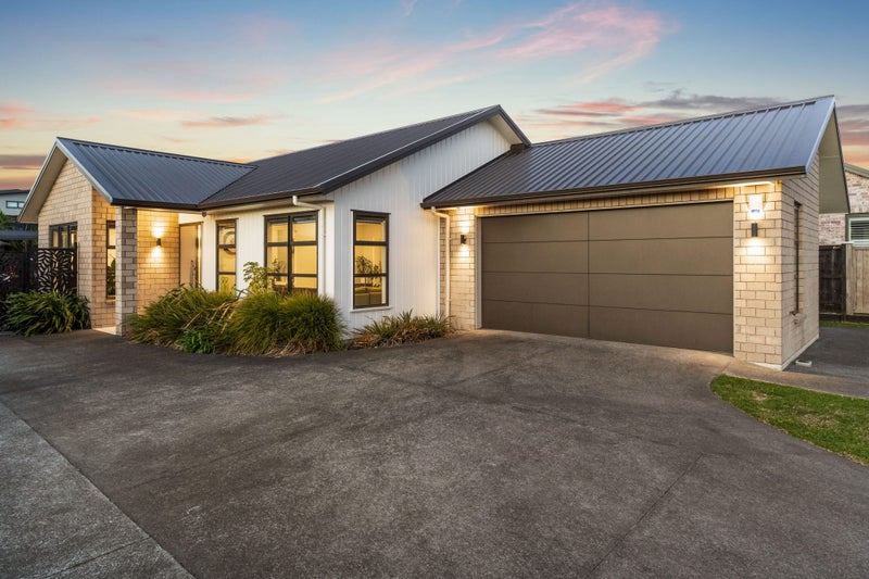 45 Angiangi Crescent, Beachlands, Auckland - Carousel 2