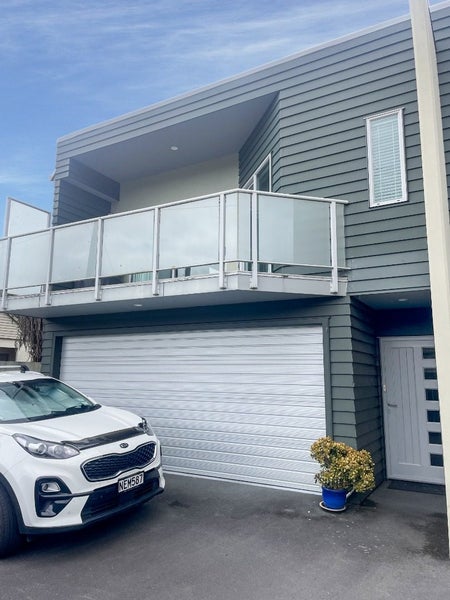 30D Charlemont Street, Whitiora, Hamilton - Carousel 1