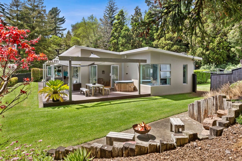 10 The Enclave, Frankleigh Park, New Plymouth - Carousel 1