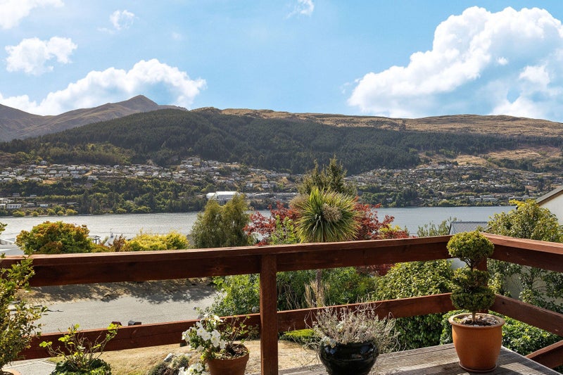 20 Balmoral Drive, Kelvin Heights, Queenstown - Carousel 1