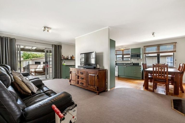 15 Kenrick Road, Pukehangi, Rotorua - Carousel 2