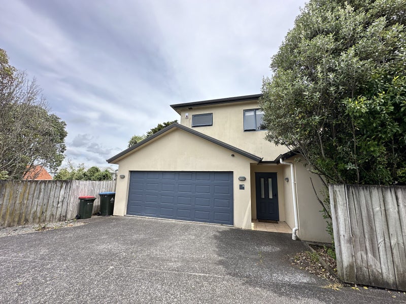 64A Paihia Road, One Tree Hill, Auckland - Carousel 1