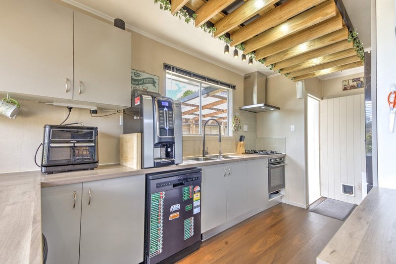 4 Erika Place, Fairview Downs, Hamilton - Carousel 1