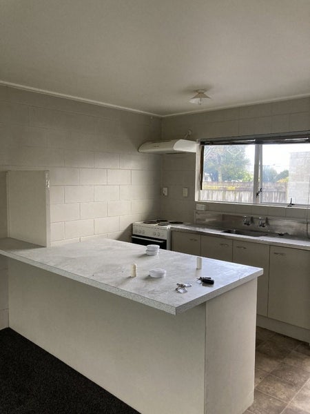 2D Tralee Place, Hillcrest, Hamilton - Carousel 5