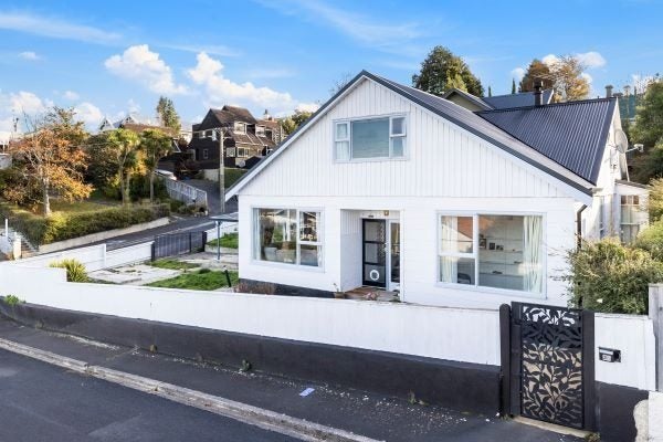 36 Whitby Street, Mornington, Dunedin - Carousel 1