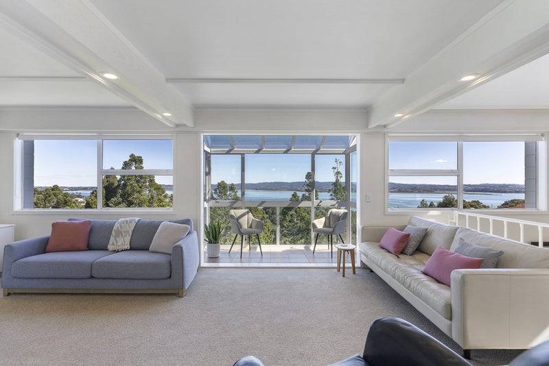 2/122 Rangatira Road, Beach Haven, Auckland - Carousel 1