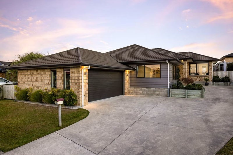 9 Denham Court, Flagstaff, Hamilton - Carousel 1