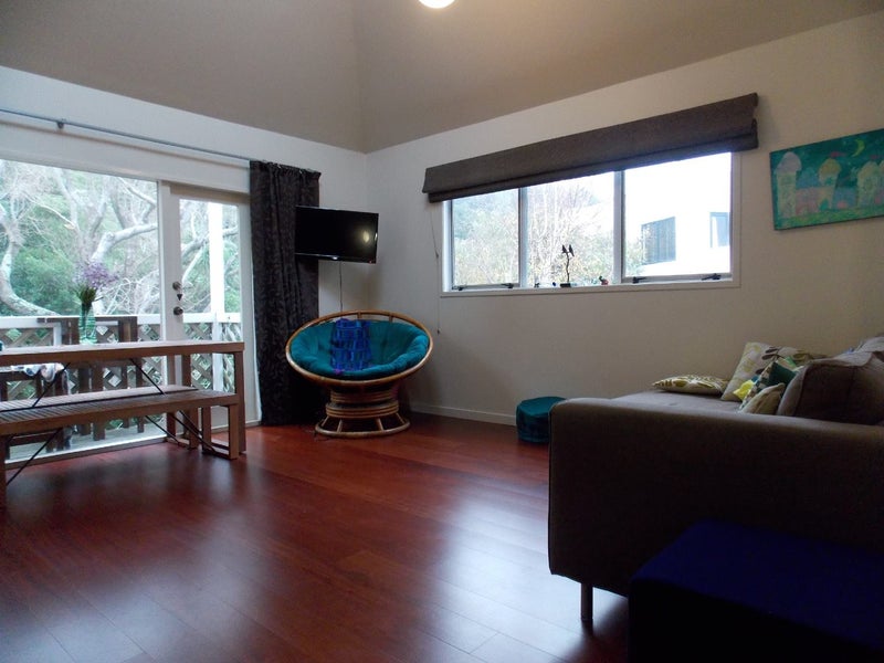 17 Lawson Place, Mount Victoria, Wellington - Carousel 2