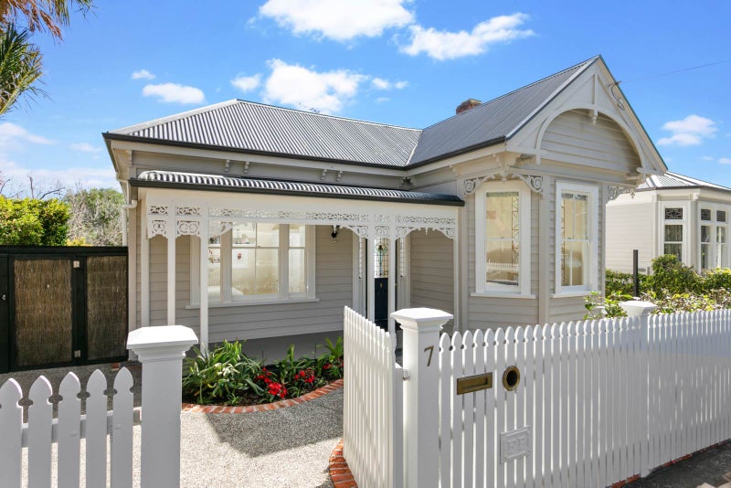7 Burgess Road, Devonport, Auckland - Carousel 2