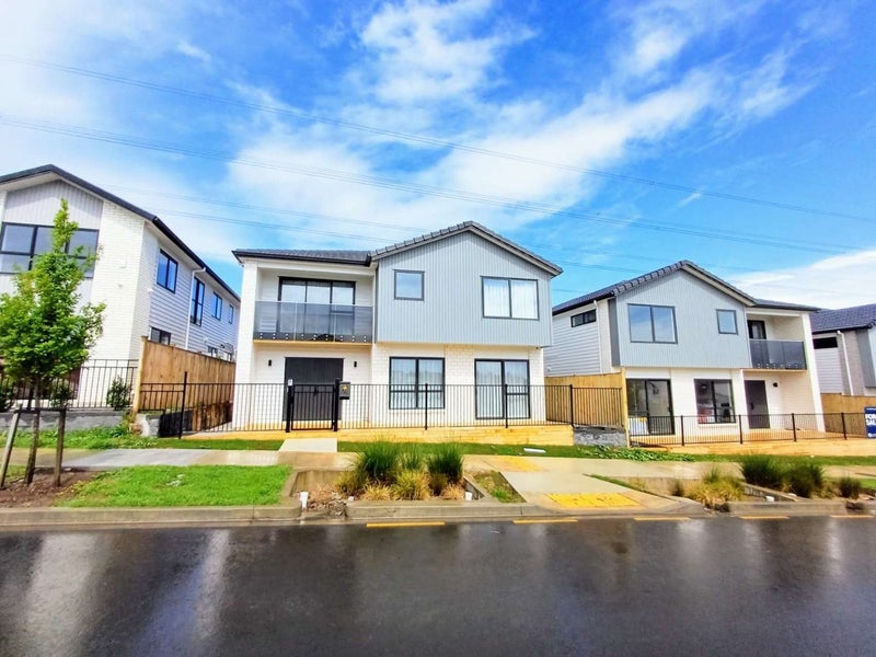 11 Uru Drive, Flat Bush, Auckland - Carousel 2