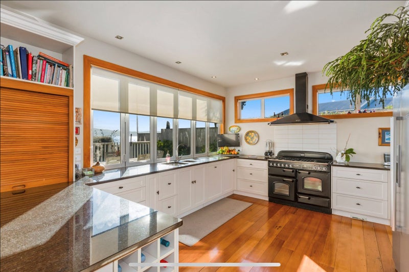 7 Maire Street, Eastbourne, Lower Hutt - Carousel 2