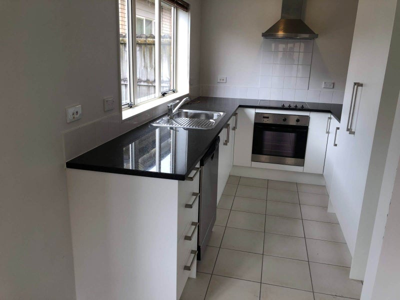 10 Charta Place, Sunnyvale, Auckland - Carousel 1