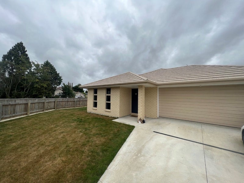 77 Fairfield Road, Levin, Levin - Carousel 1