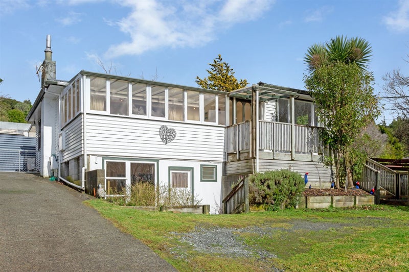 37 Fraser Street, Wainuiomata, Lower Hutt - Carousel 2