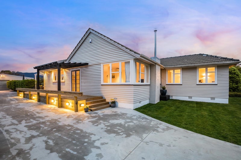 45 Fraser Crescent, Elderslea, Upper Hutt - Carousel 1