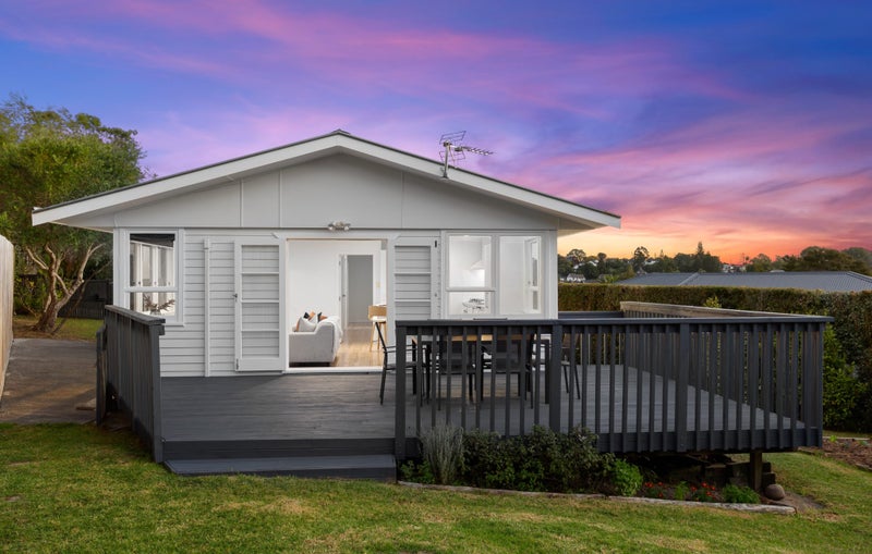 11 Gatman Street, Birkdale, Auckland - Carousel 1