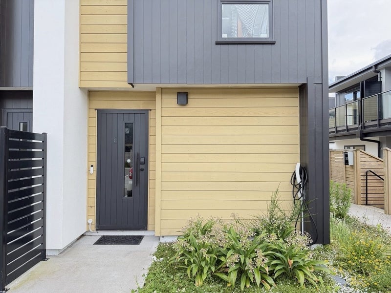 2 Te Ara o Papatahi, Wainuiomata, Lower Hutt - Carousel 1