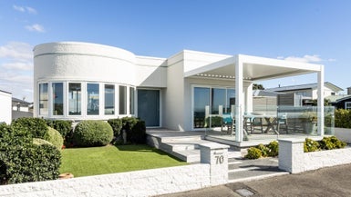 70 The Esplanade, Westshore, Napier - Carousel 1