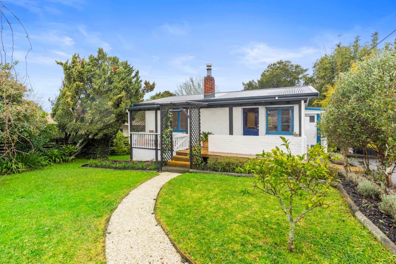 4 Withers Road, Glen Eden, Auckland - Carousel 2