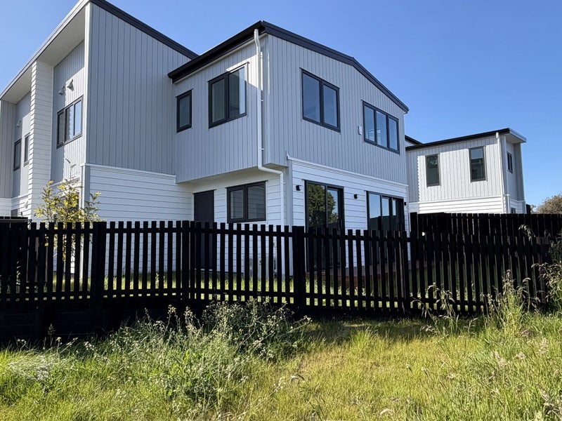 34 Hyperion Drive, Randwick Park, Auckland - Carousel 1