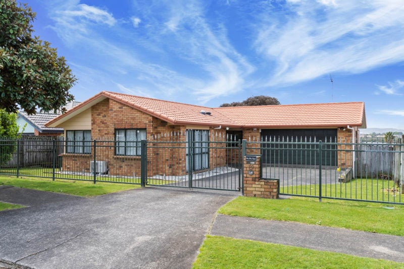 19 Kaimoana Street, Weymouth, Auckland - Carousel 1