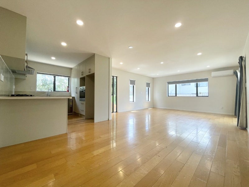 32A Kelman Road, Kelston, Auckland - Carousel 1