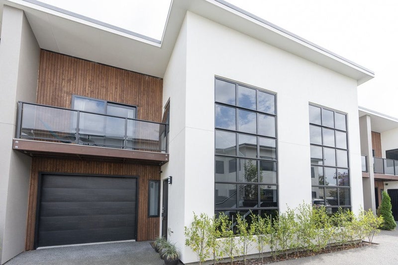 8/13 Beale Street, Hamilton East, Hamilton - Carousel 2