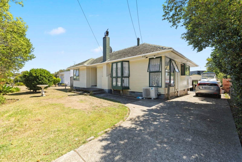 4 Staines Avenue, Mangere East, Auckland - Carousel 2