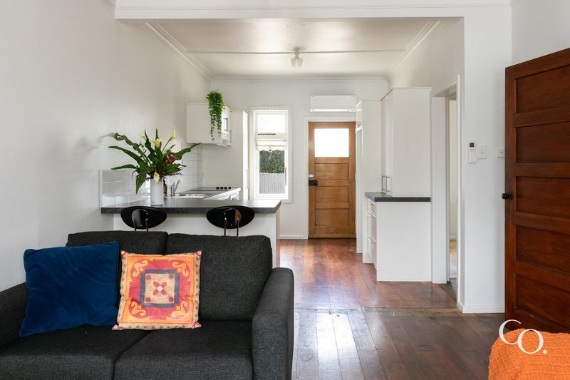 4/311 King Street North, Hastings - Carousel 1