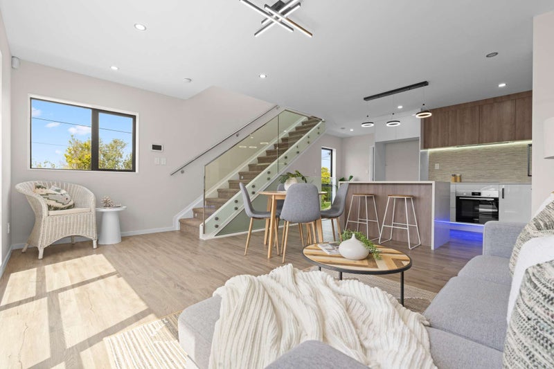 6/18 Hutchinsons Road, Bucklands Beach, Auckland - Carousel 2