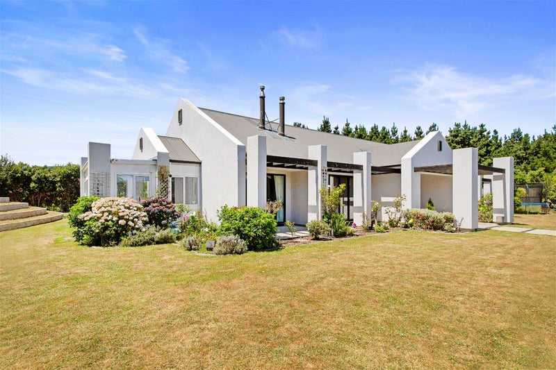 40 Bing Lucas Drive, Tawa, Wellington - Carousel 1