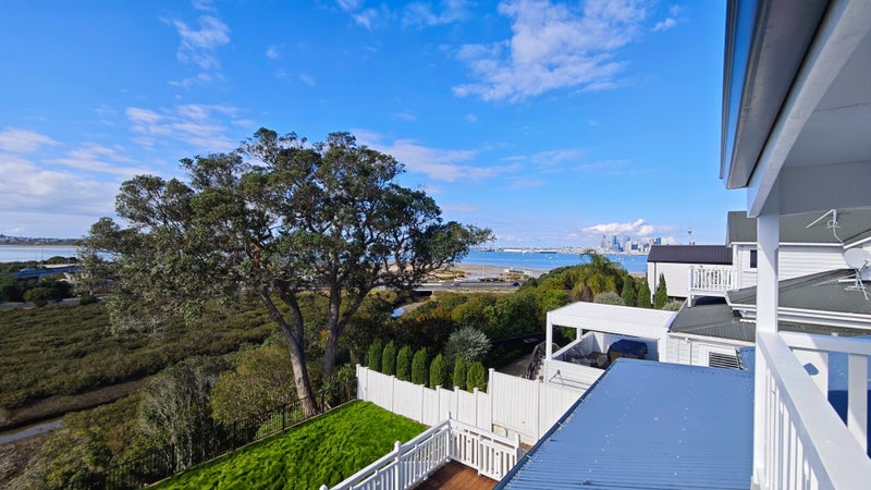 17 Waimana Avenue, Northcote Point, Auckland - Carousel 2