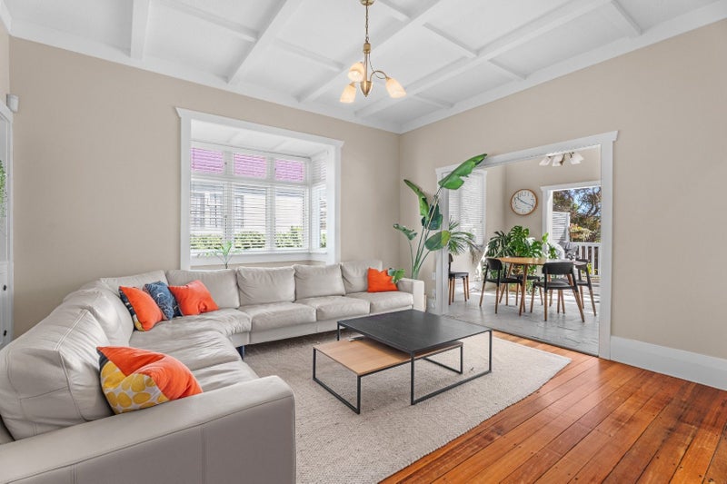 3 Fairlands Avenue, Waterview, Auckland - Carousel 2