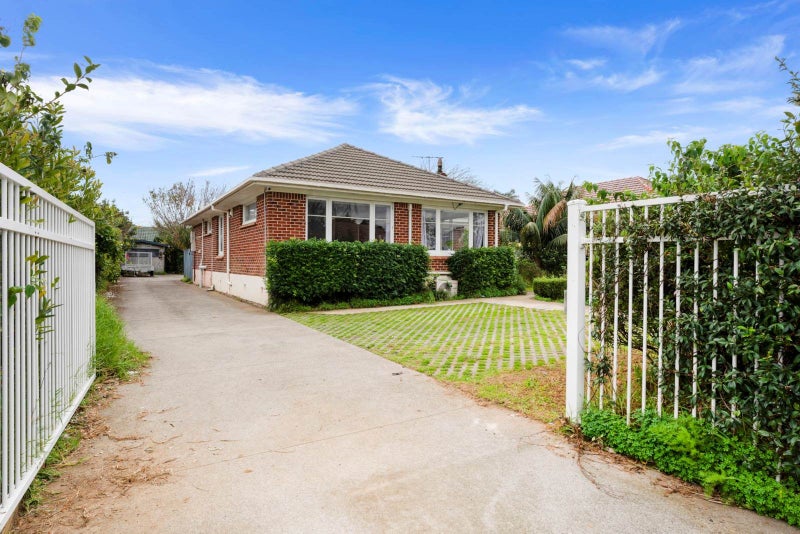 30 Glen Avenue, Papatoetoe, Auckland - Carousel 1