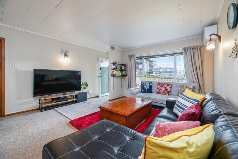 2/29 Nikau Street, New Lynn, Auckland - Carousel 2