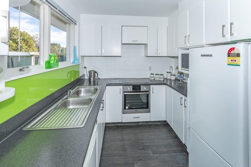18 Rutherglen Avenue, Ilam, Christchurch - Carousel 2