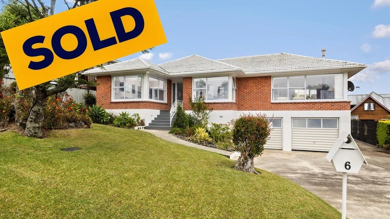 6 Hibiscus Place, Hillsborough, Auckland - Carousel 1