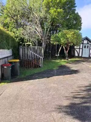33 La Perouse Street, Botany Downs, Auckland - Carousel 1