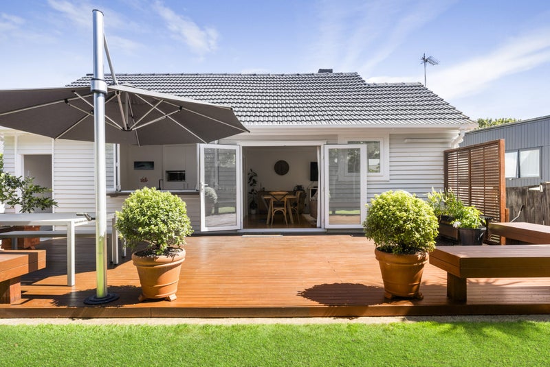 10 Overlea Road, Glen Innes, Auckland - Carousel 2