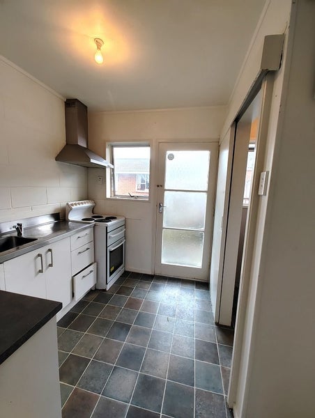 1/26 Don Croot Street, Morningside, Auckland - Carousel 12