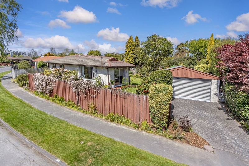 8 Mulberry Place, Redwood, Christchurch - Carousel 1