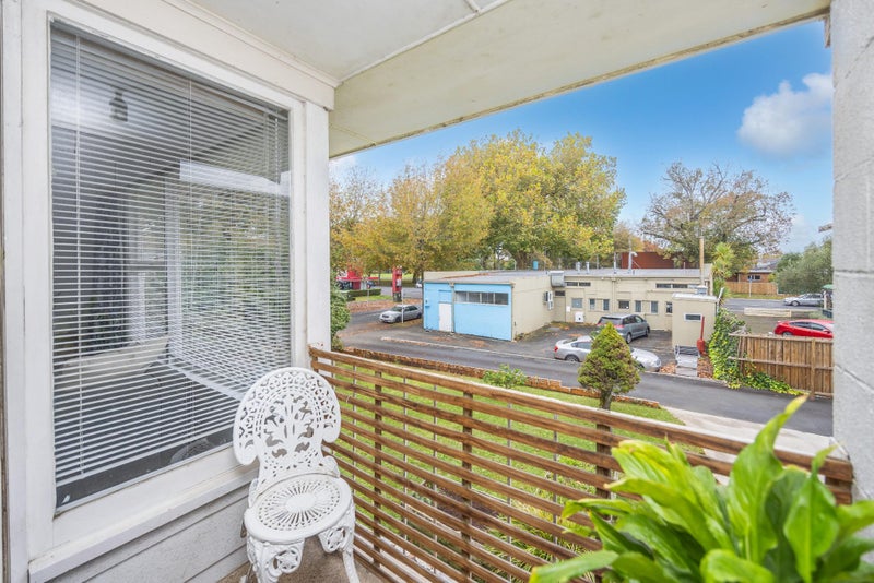 3/18 Wellington Street, Hamilton East, Hamilton - Carousel 2