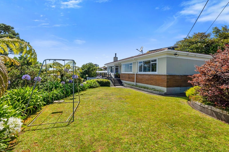 18 Mount View Place, Spotswood, New Plymouth - Carousel 2