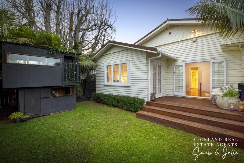 33 Harbutt Avenue, Mount Albert, Auckland - Carousel 1